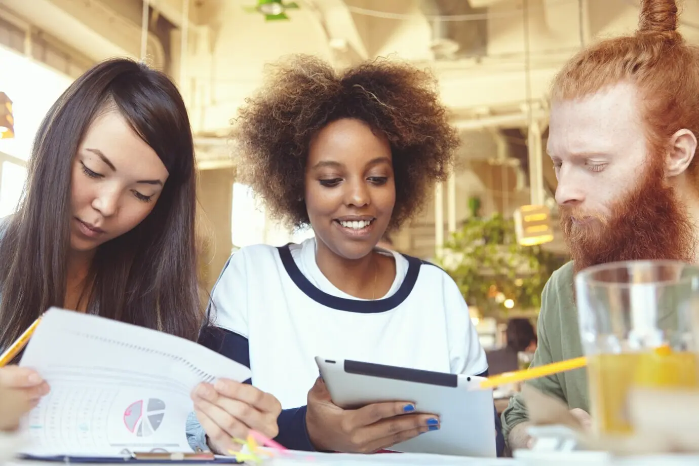 Colaboración de un equipo internacional.